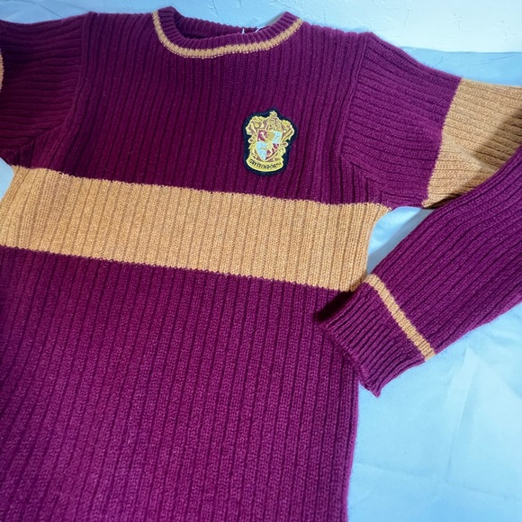 Universal Studios Harry Potter Quidditch Sweater Unisex XS Red Wool Gryffindor - Picture 2 of 8